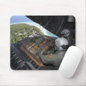 航空従事者は寄贈品のパレットを押し出す2 マウスパッド (マウス)