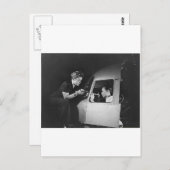 航空機に乗り組む女性 ポストカード (正面/裏面)