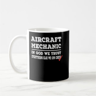 航空機の整備士を信頼する神 コーヒーマグカップ