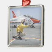 航空機キャリアに搭乗する射手 メタルオーナメント (左)