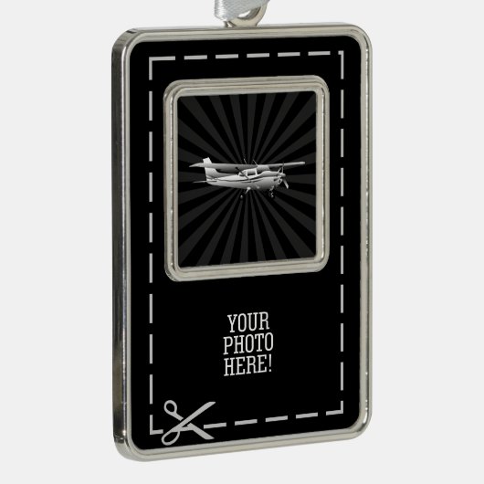 航空機セスナシルエット飛んでいるブラック日が差すこと シルバープレートフレームオーナメント (右)