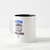 航空機搭載タブスチールパラトローパ飛び越し翼 ツートーンマグカップ (正面左)