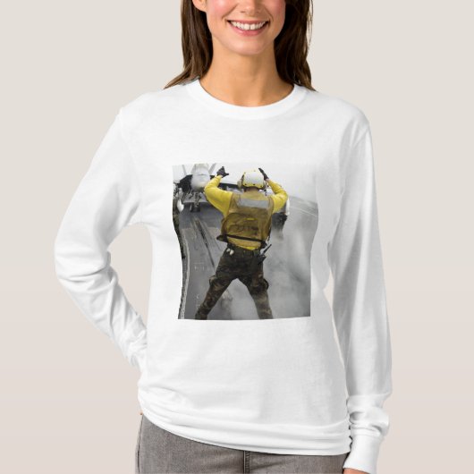 航空機長がF/A-18Cホーネットに合図する Tシャツ (正面)