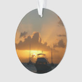 船と日没の熱帯海 オーナメント (正面)