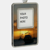 船と日没の熱帯海 シルバープレートフレームオーナメント (右)