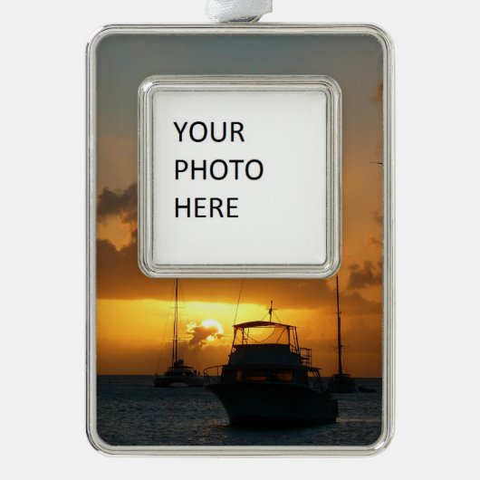 船と日没の熱帯海 シルバープレートフレームオーナメント (正面)
