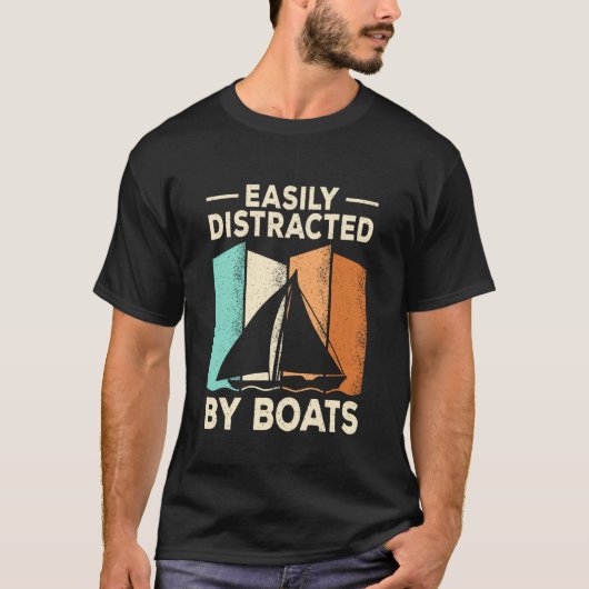 船に気を取られがち セイルクルーズ船長 Tシャツ (正面)