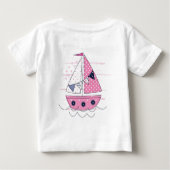船の女の子の窓 ピンクの白の水玉模様 ベビーTシャツ (裏面)