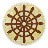 船の舵輪は木製の古い地図の航海のな海上旅行をローラーで動かします セラミックノブ (正面)