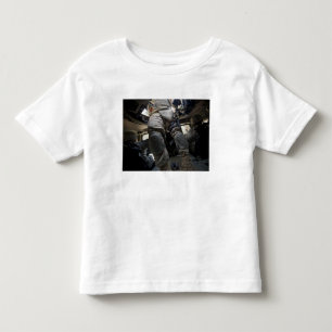 船員は護送のプロシージャを学びます トドラーTシャツ