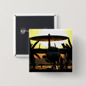 船員はE-2Cホーキー航空機で働く 缶バッジ (正面&裏面)