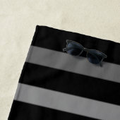 船舶用車輪ヘルムあなたのボート名ネイビーブラック ビーチタオル (インサイチュ)