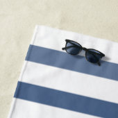 船舶用車輪ヘルムあなたのボート名ブルーホワイトストライプ ビーチタオル (インサイチュ)