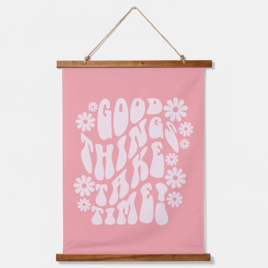 良いものは時間がかかるレトロ花 吊り下げ型タペストリー (正面)