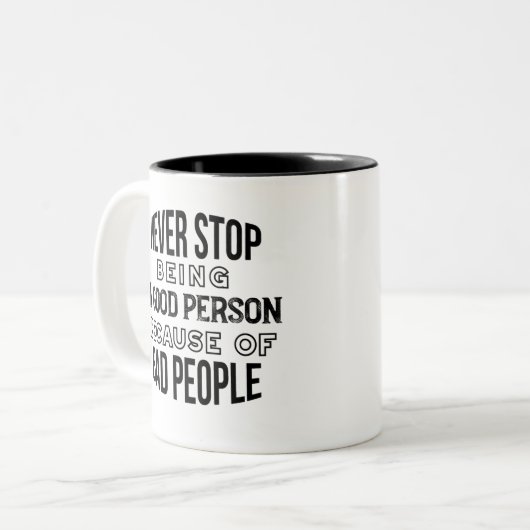 良いストップ人ではない引用文コーヒーマグ ツートーンマグカップ (正面左)