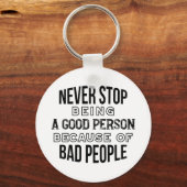 良いストップ人ではない引用文 キーホルダー (正面)