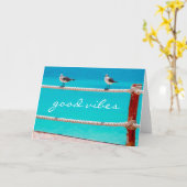 良いビーブ引用文カモメ鳥のビーチ海写真 カード (黄色い花)