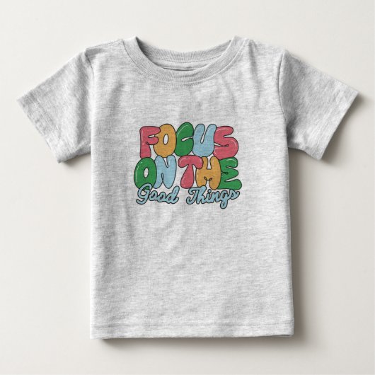 良い事に焦点を当てるベビー ベビーTシャツ (正面)