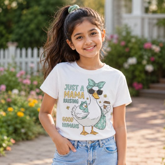 良い人間を育てるただのママ Tシャツ