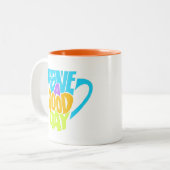 良い日のコーヒーマグを飲む ツートーンマグカップ (正面左)