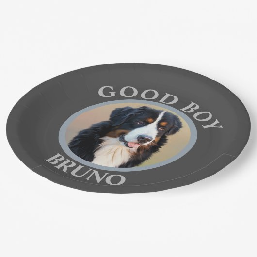 良い男の子の犬を追加フォト文字アートグレモダンー ペーパープレート (アングル)