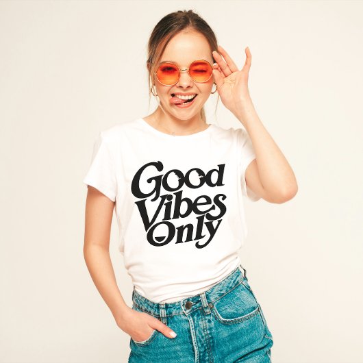 "良い雰囲気のみ" Tシャツ