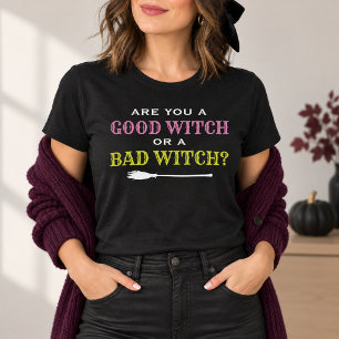 良い魔女か悪い魔女か 面白い女性のハロウィン Tシャツ