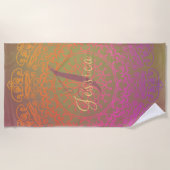 色あせた地球の色調のモノグラム曼荼羅 ビーチタオル (正面)