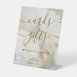 色あせた白いバラエレガントのカードとギフト結婚ズ 台座サイン