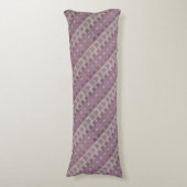 色あせた赤い幾何学的パターン ボディピロー (正面縦)