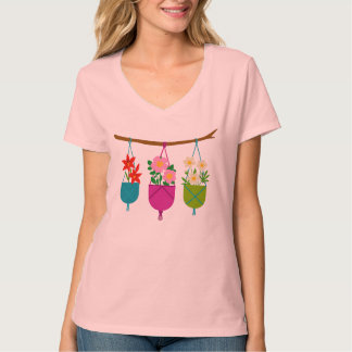 色とりどりのプランターの野の花 Tシャツ