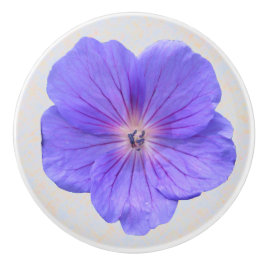 色の植物の青いゼラニウムの花 セラミックノブ