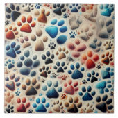 色の犬の前足のプリントを含む タイル (正面)