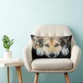 色の背景のかわいい犬 ランバークッション (椅子)