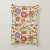 色の花柄およびフクロウ アクセントクッション (裏面(縦))