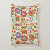 色の花柄およびフクロウ アクセントクッション (正面(垂直))