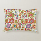 色の花柄およびフクロウ アクセントクッション (裏面)