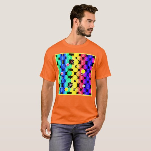 色の鮮やかパターン Tシャツ (正面フル)