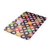 色クール数々のの円とピンク色のクローバー バスマット (アングル)