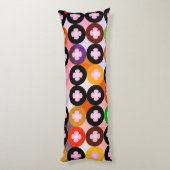 色クール数々のの円とピンク色のクローバー ボディピロー (裏面 (縦))