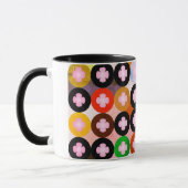 色クール数々のの円とピンク色のクローバー マグカップ (左)