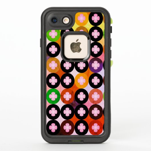 色クール数々のの円とピンク色のクローバー LifeProof iPhoneケース (裏面)