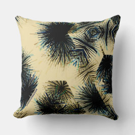 色ベージュの色合いで クッション