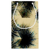 色ベージュの色合いで スモールペーパーバッグ (裏面)