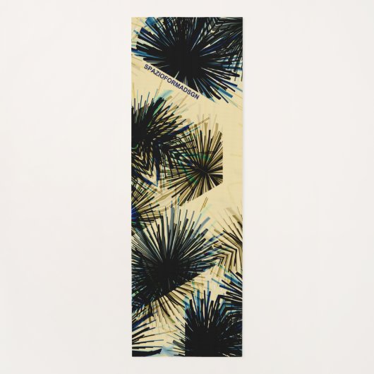 色ベージュの色合いで ヨガマット (正面)