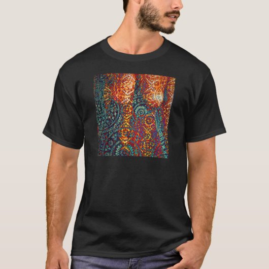色付きペイズリーパターン Tシャツ (正面)