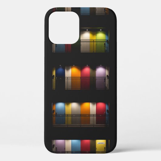 色分けされたドアを備えた部屋 Case-Mate iPhoneケース (裏面)