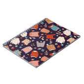 色合い数々ののいいセーター、暖かい、秋の、冬の。 ノートブック (左側)