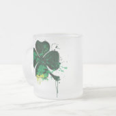 色彩の鮮やかなクローバーのマグ フロストグラスマグカップ (正面左)