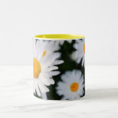 色彩の鮮やかなデイジーのコーヒー・マグ ツートーンマグカップ (中央)